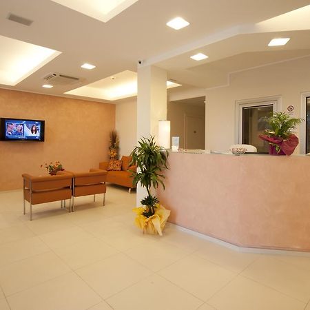 מיסאנו אדריאטיקו Residence Perla מראה חיצוני תמונה