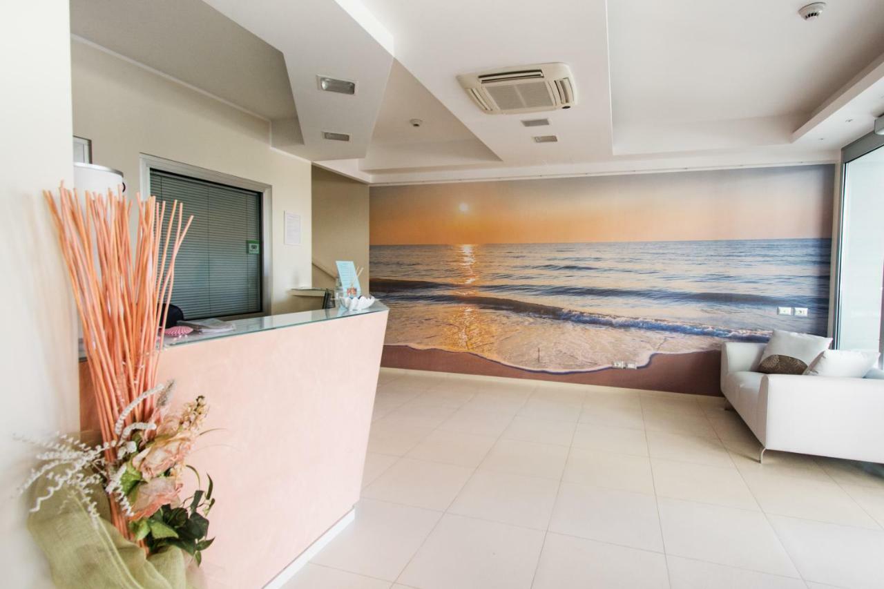 מיסאנו אדריאטיקו Residence Perla מראה חיצוני תמונה